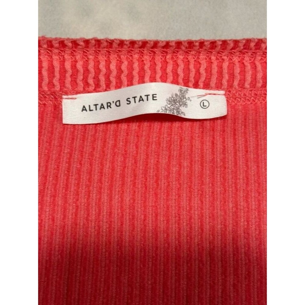 Altar’d State Large Coral Cropped V-Neck Long Sleeve Knit Pullover - Picture 2 of 7